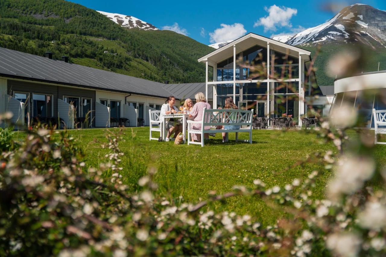 Valldal Fjordhotell - By Classic Norway Hotels Exterior photo
