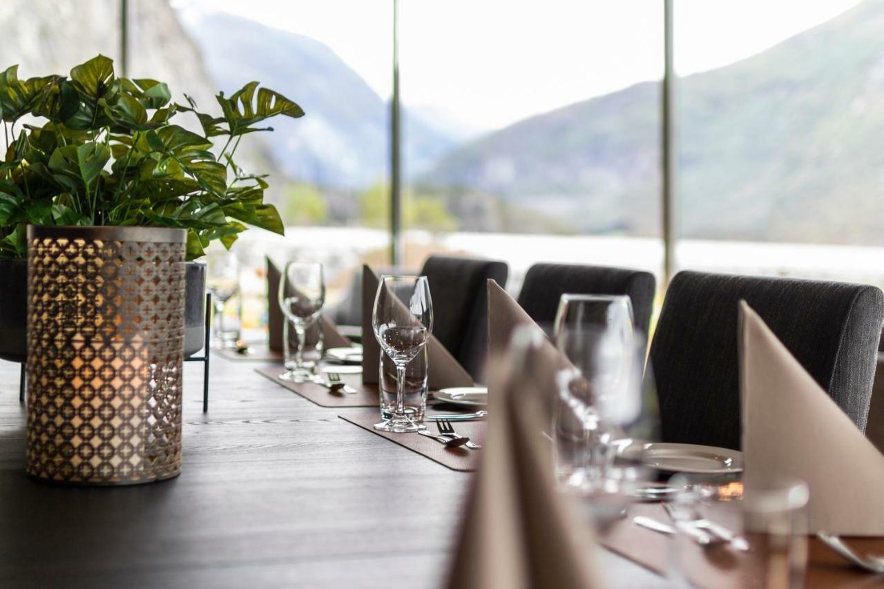 Valldal Fjordhotell - By Classic Norway Hotels Exterior photo